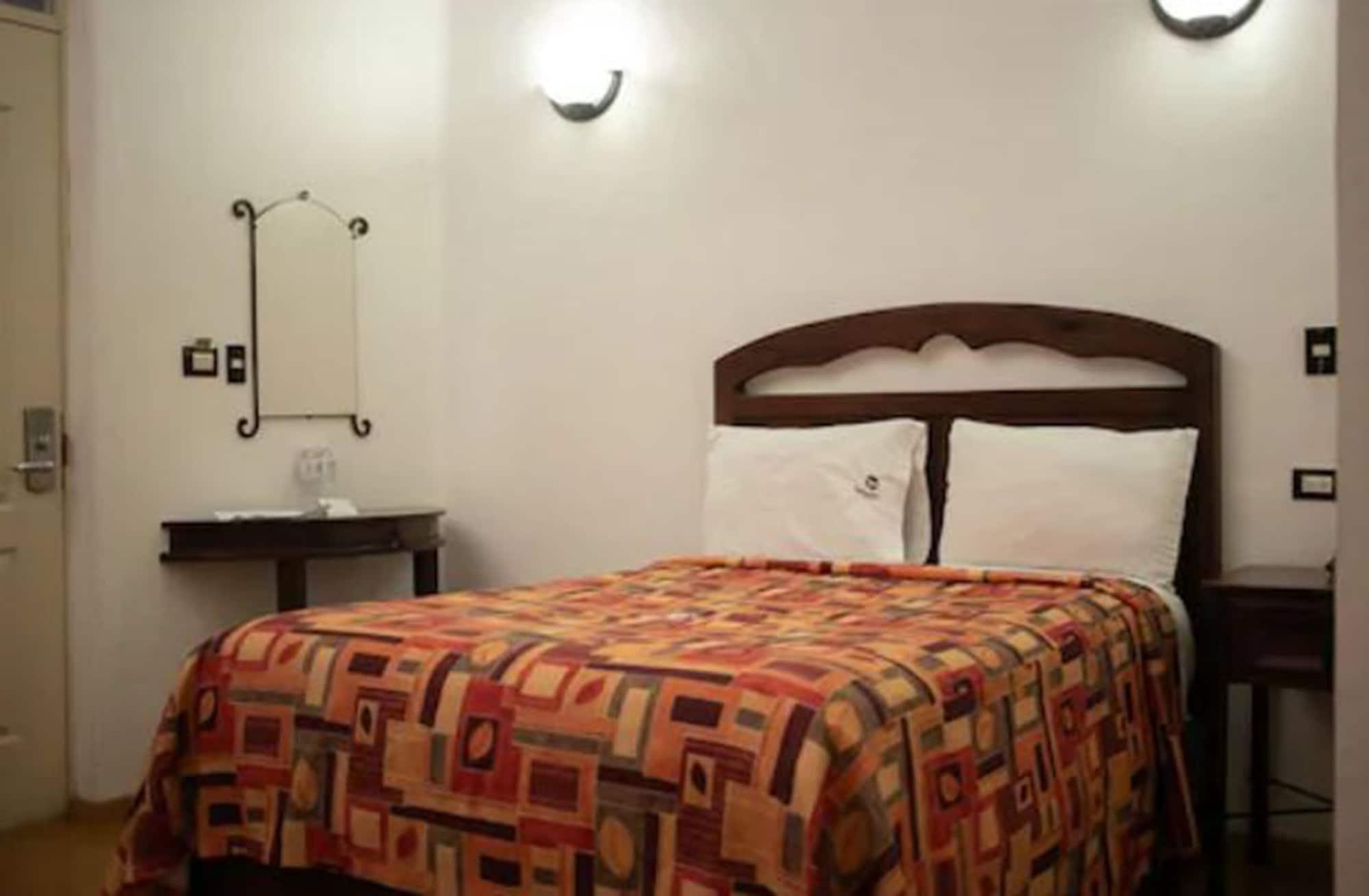 Hotel La Alhondiga ปวยบลา ภายนอก รูปภาพ