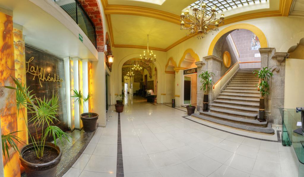 Hotel La Alhondiga ปวยบลา ภายนอก รูปภาพ