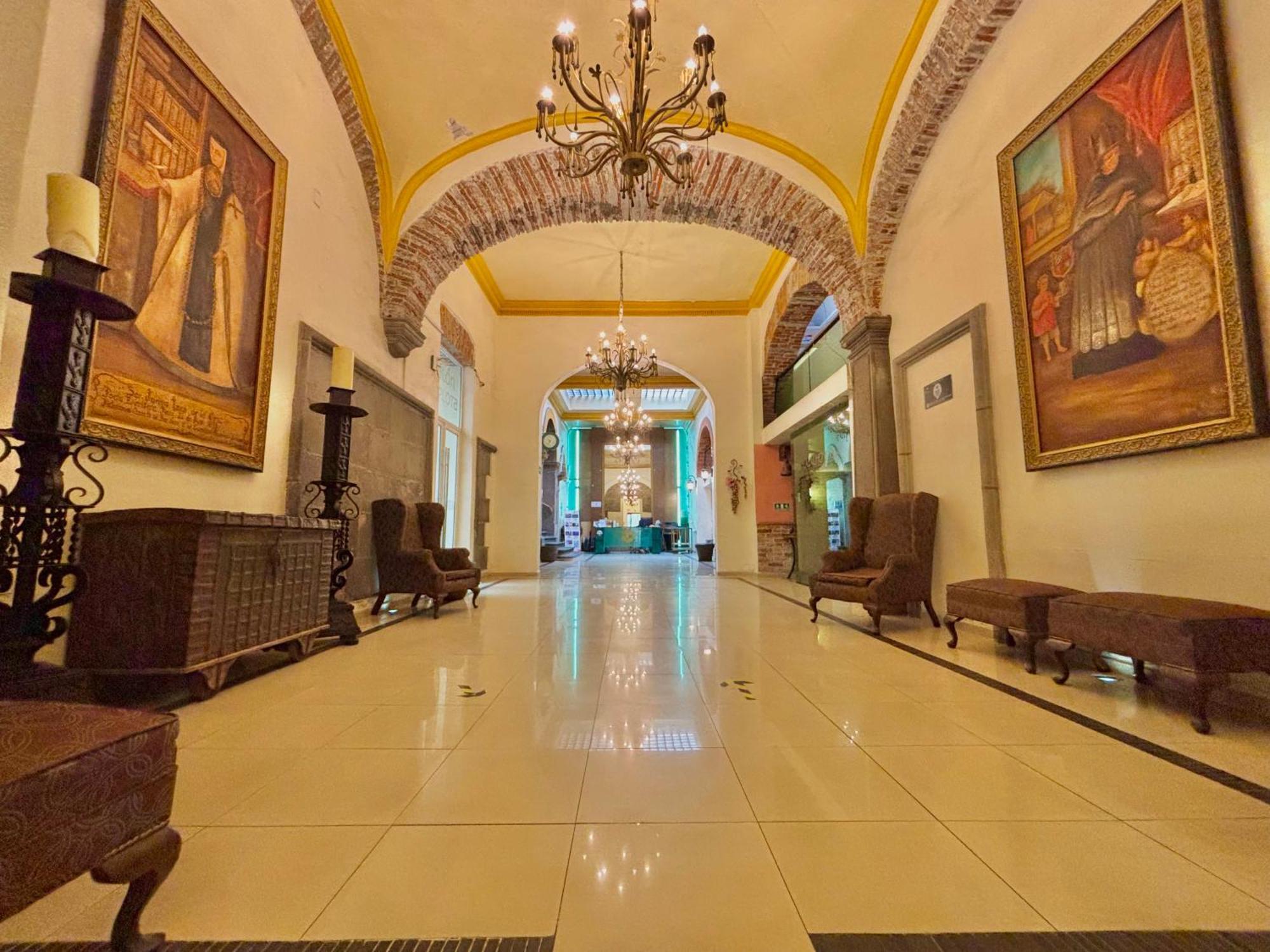 Hotel La Alhondiga ปวยบลา ภายนอก รูปภาพ