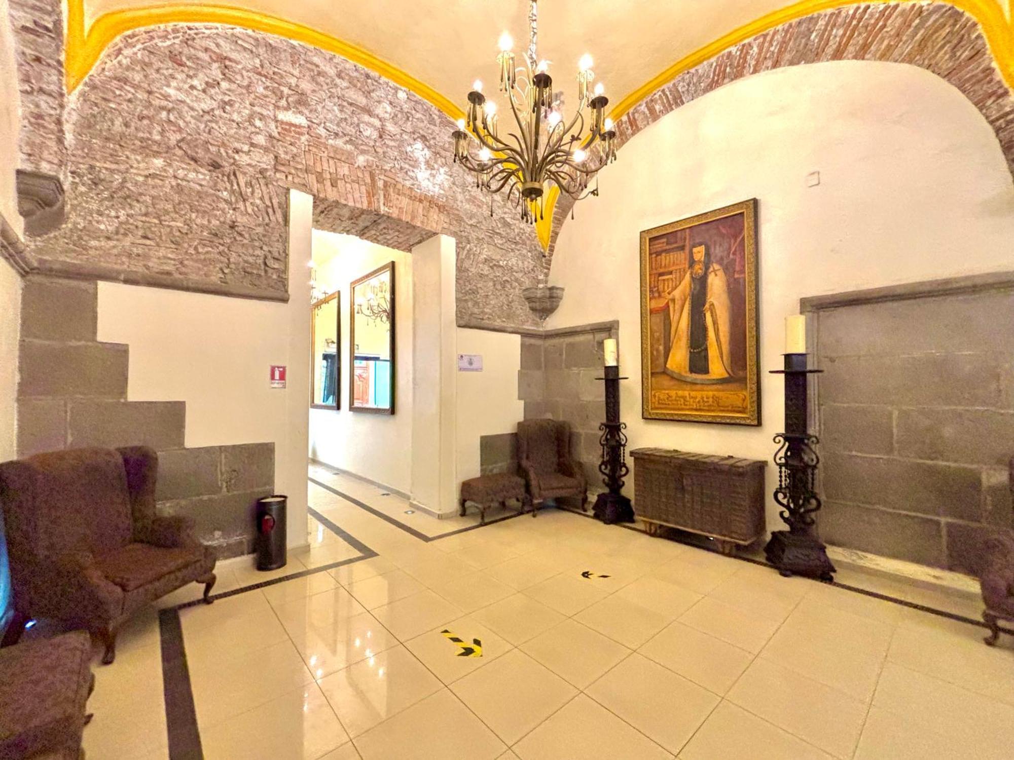 Hotel La Alhondiga ปวยบลา ภายนอก รูปภาพ