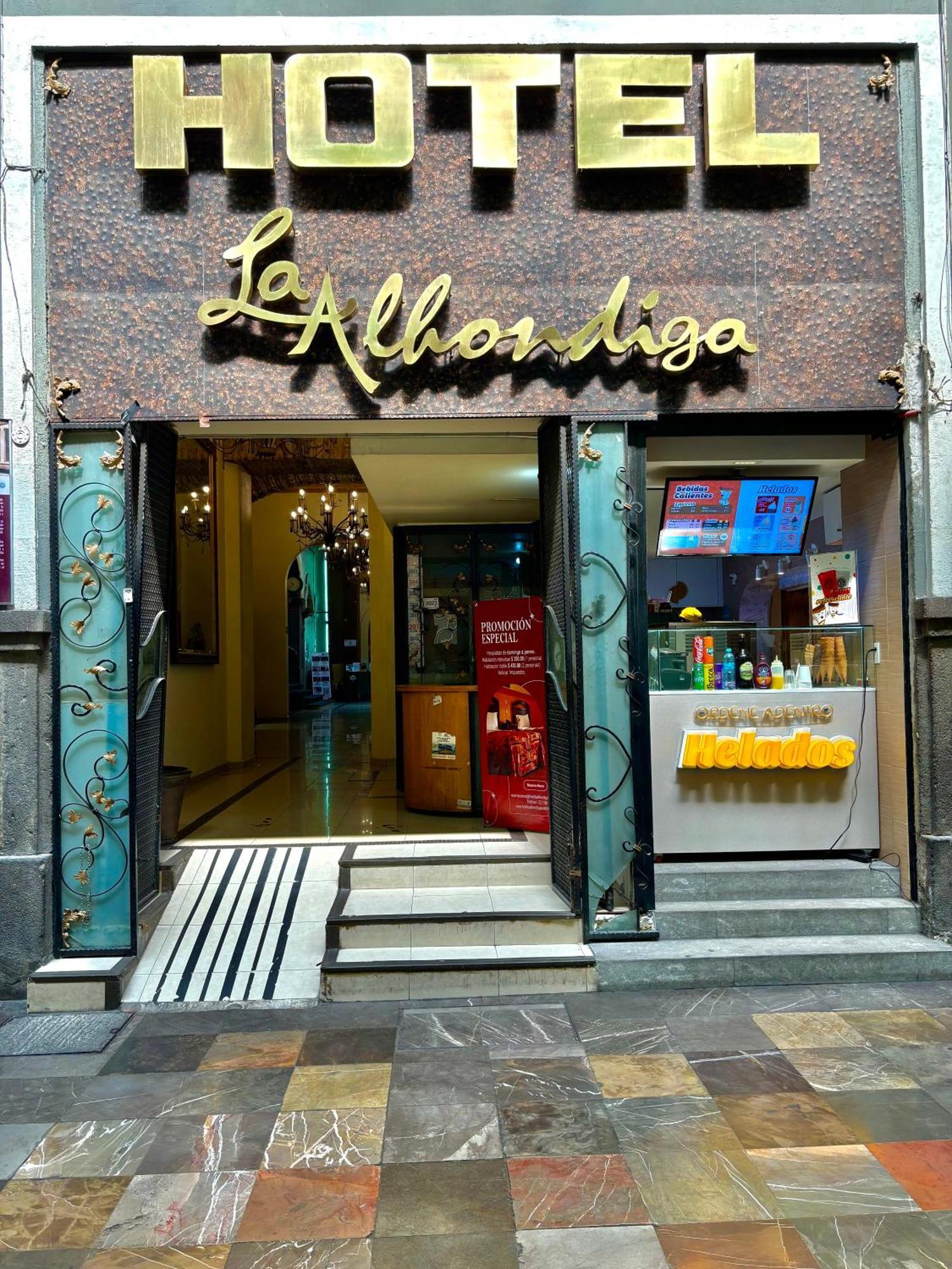 Hotel La Alhondiga ปวยบลา ภายนอก รูปภาพ