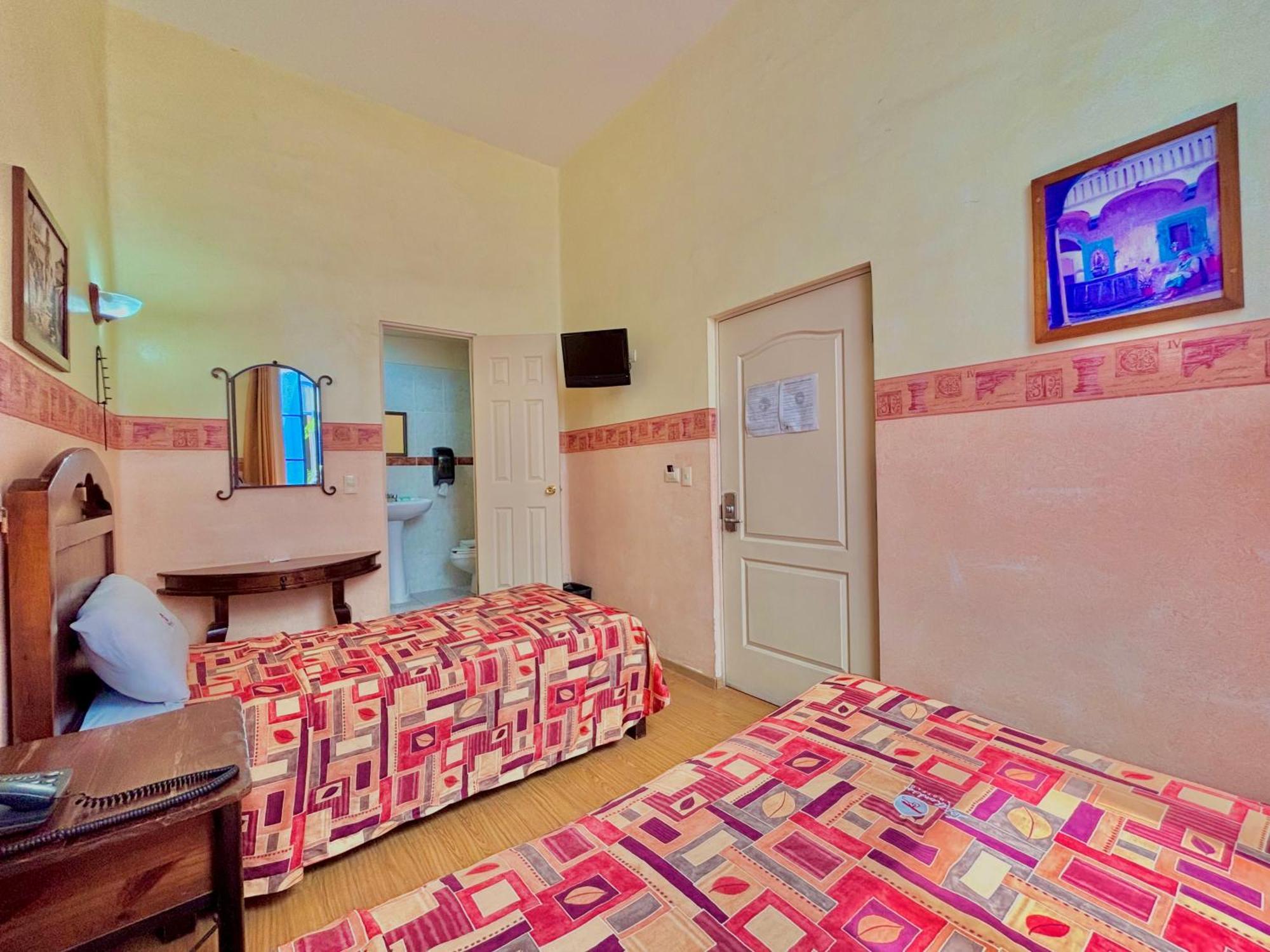 Hotel La Alhondiga ปวยบลา ภายนอก รูปภาพ